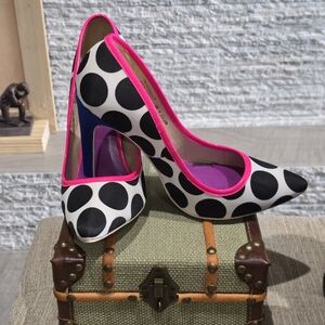 ANDREA POK A DOT HEELS